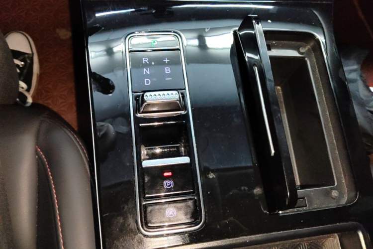 Used EXEED Zhuifeng C-DM 2022 1.5 TCI-DHT 105 km Yufeng Xing Edition Gear Lever
