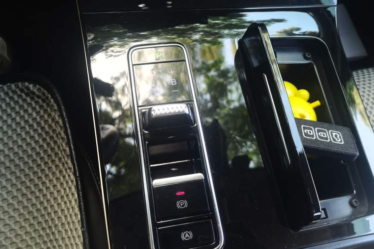 Used EXEED Zhuifeng C-DM 2022 1.5 TCI-DHT 105 km "Chengfeng Qi" Edition Gear Lever