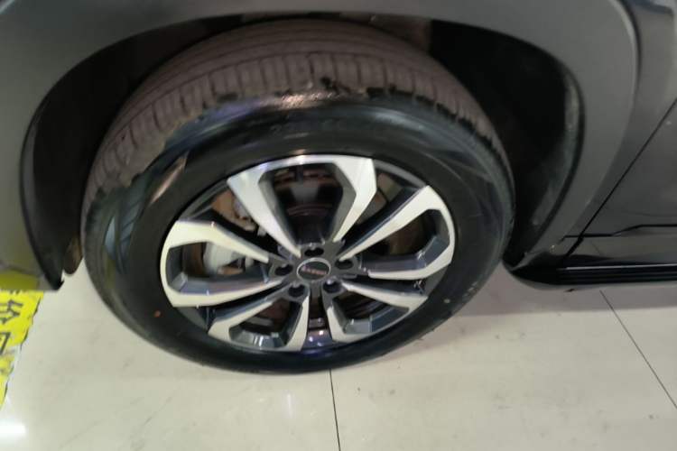 Used EXEED Zhuifeng C-DM 2022 1.5 TCI-DHT 105 km "Chengfeng Qi" Edition Left Front Wheel Hub