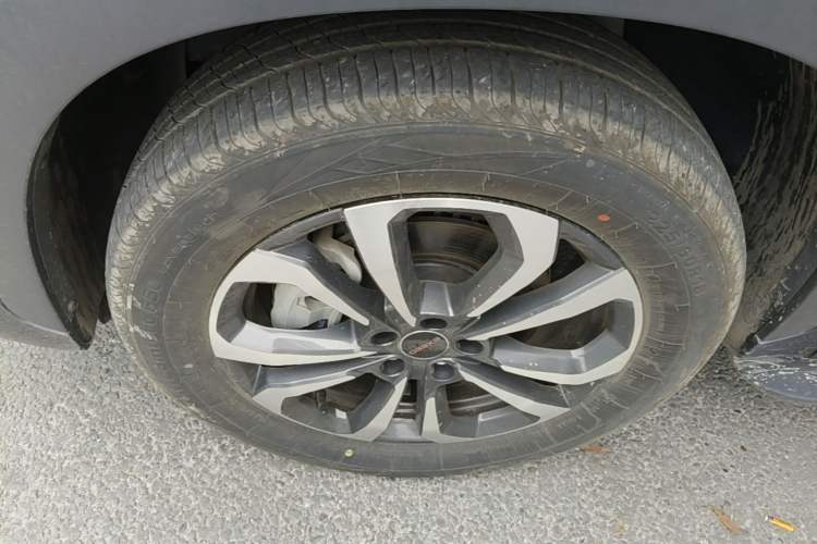 Used EXEED Zhuifeng C-DM 2022 1.5 TCI-DHT 105 km "Chengfeng Qi" Edition Left Front Wheel Hub