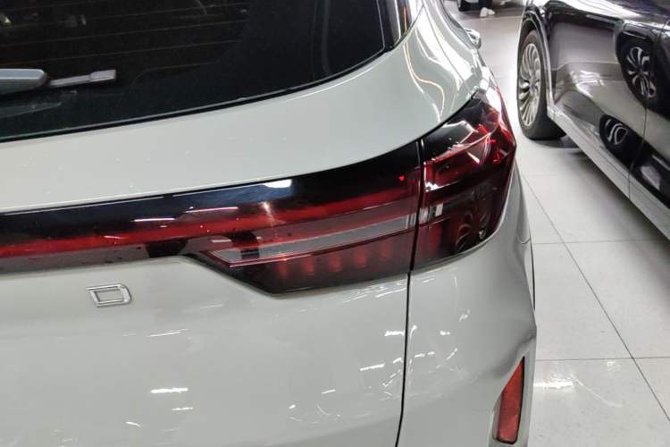 Used EXEED Zhuifeng C-DM 2022 1.5 TCI-DHT 105 km Yufeng Xing Edition Right Rear Taillight