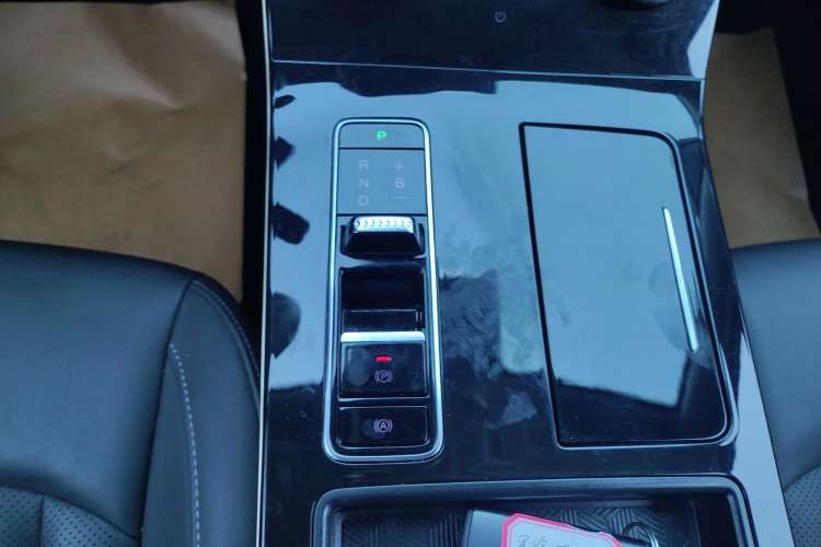 Used EXEED Zhuifeng C-DM 2022 1.5 TCI-DHT 105 km "Chengfeng Qi" Edition Gear Lever
