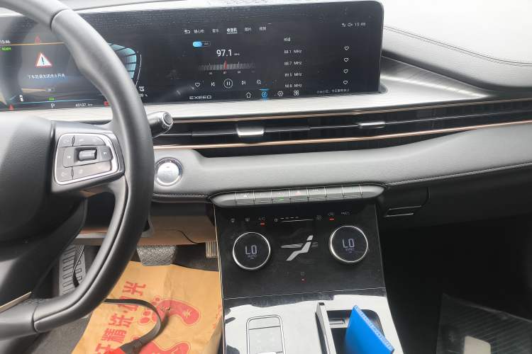 Used EXEED Zhuifeng C-DM 2022 1.5 TCI-DHT 105 km "Chengfeng Qi" Edition Audio And AC Panel