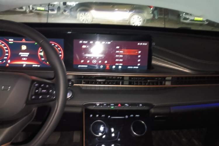 Used EXEED Zhuifeng C-DM 2022 1.5 TCI-DHT 105 km "Chengfeng Qi" Edition Audio And AC Panel