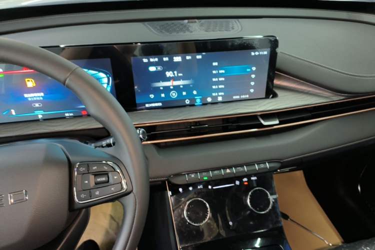 Used EXEED Zhuifeng C-DM 2022 1.5 TCI-DHT 105 km "Chengfeng Qi" Edition Audio And AC Panel