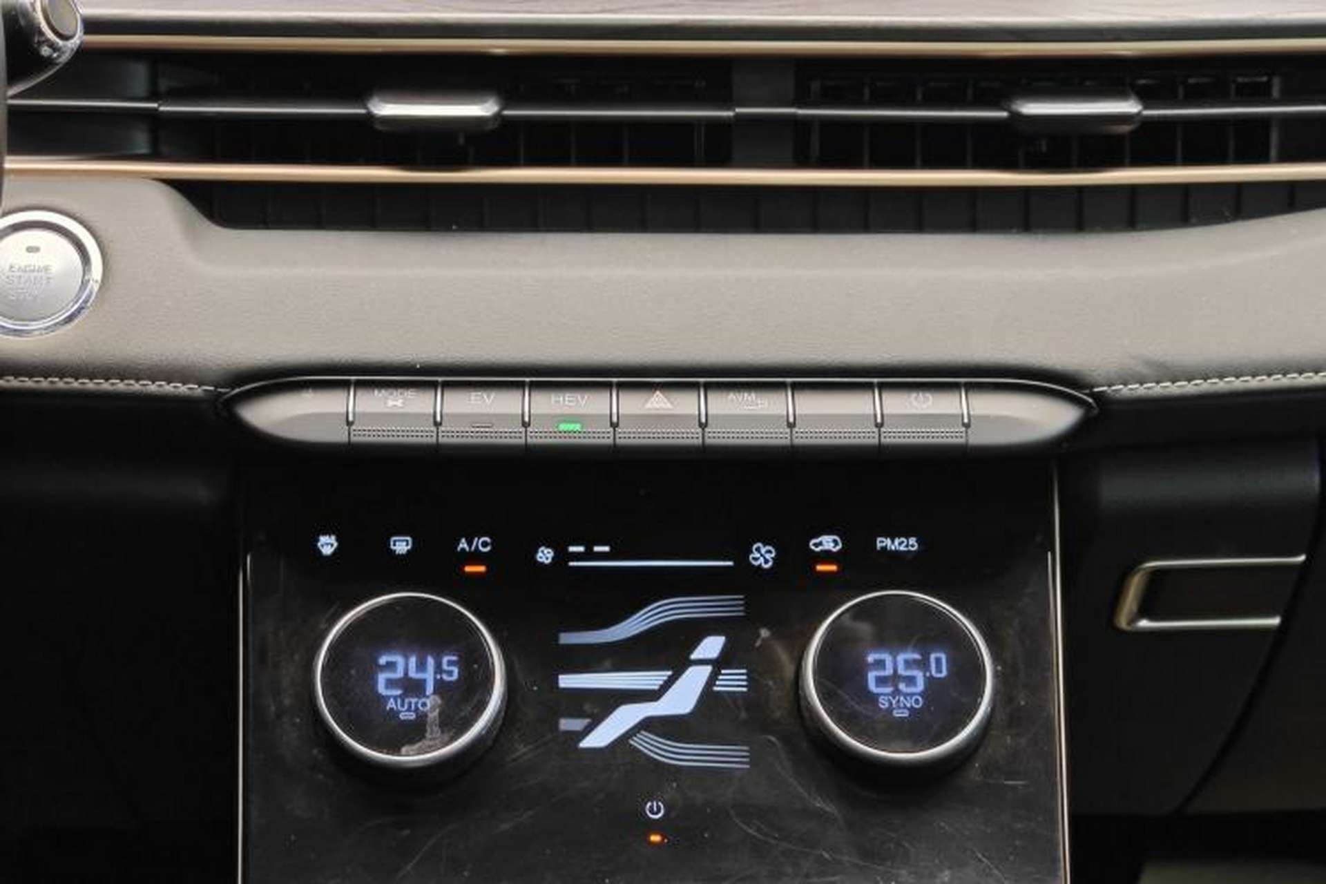 Used EXEED Zhuifeng C-DM 2022 1.5 TCI-DHT 105 km "Chengfeng Qi" Edition Audio And AC Panel