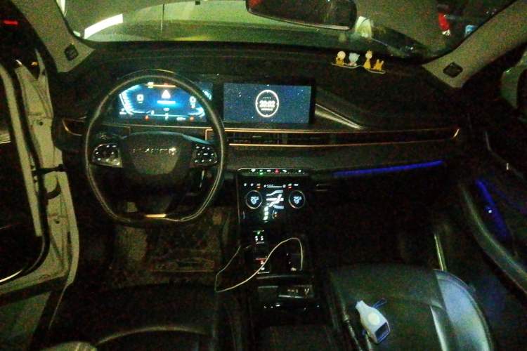 Used EXEED Zhuifeng C-DM 2022 1.5 TCI-DHT 105 km "Chengfeng Qi" Edition Center Console