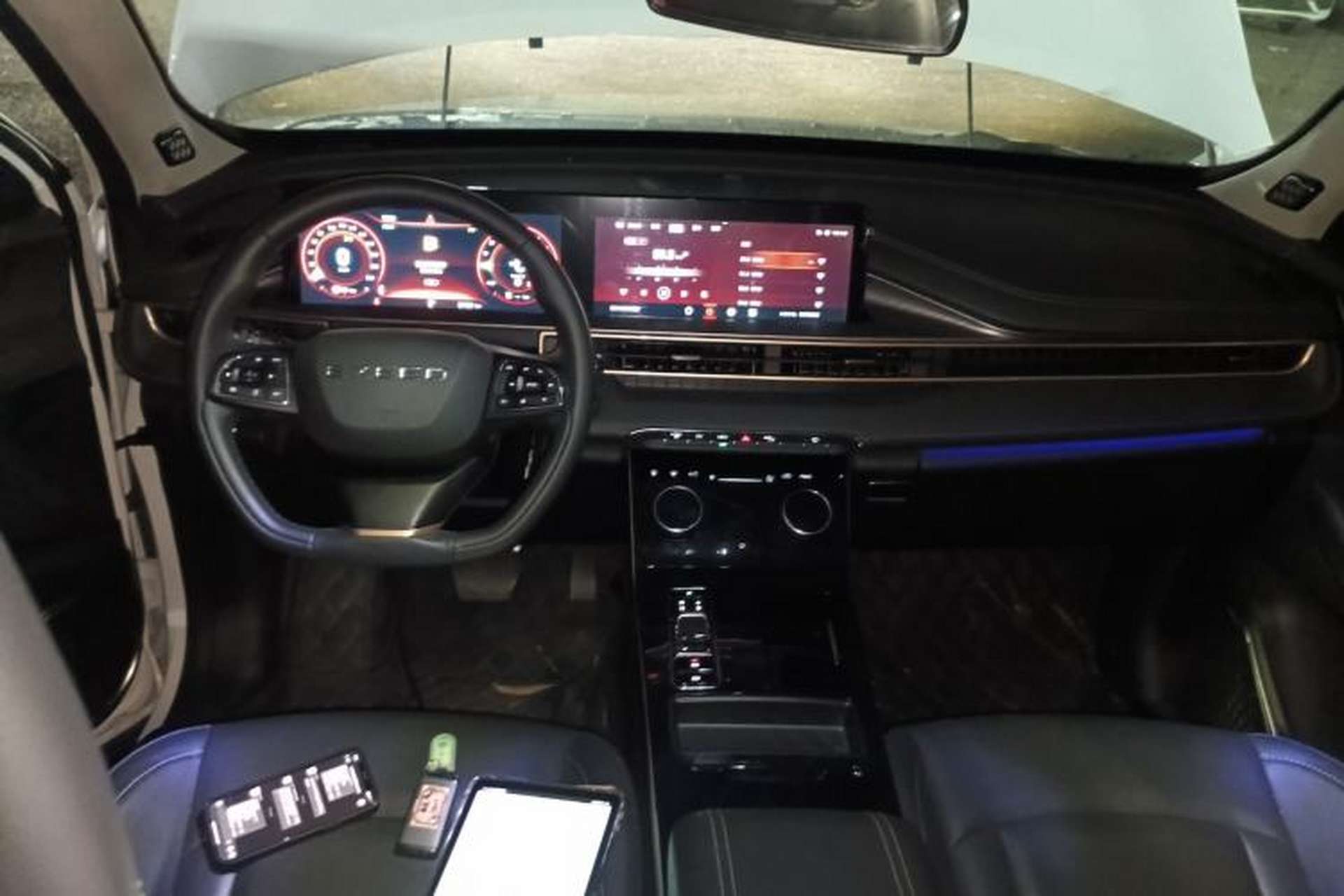 Used EXEED Zhuifeng C-DM 2022 1.5 TCI-DHT 105 km "Chengfeng Qi" Edition Center Console