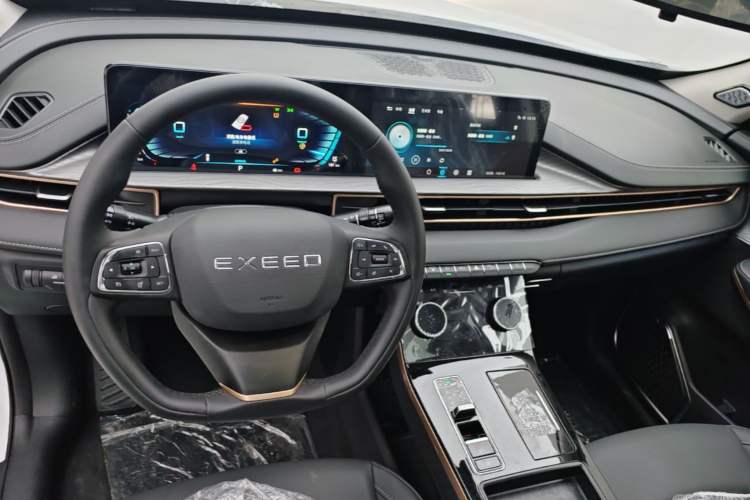 Used EXEED Zhuifeng C-DM 2022 1.5 TCI-DHT 105 km "Chengfeng Qi" Edition Center Console