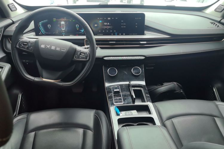 Used EXEED Zhuifeng C-DM 2022 1.5 TCI-DHT 105 km "Chengfeng Qi" Edition Center Console