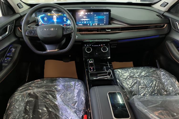Used EXEED Zhuifeng C-DM 2022 1.5 TCI-DHT 105 km "Chengfeng Qi" Edition Center Console
