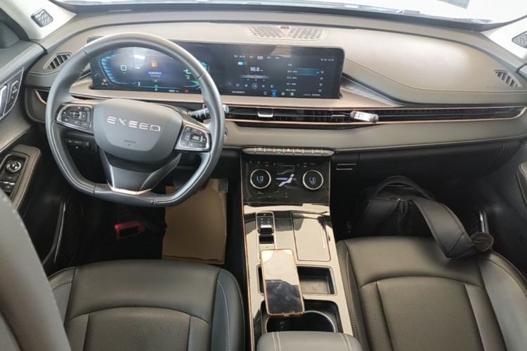 Used EXEED Zhuifeng C-DM 2022 1.5 TCI-DHT 105 km "Chengfeng Qi" Edition Center Console