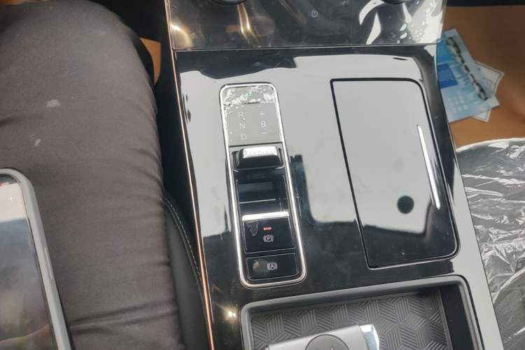 Used EXEED Zhuifeng C-DM 2022 1.5 TCI-DHT 105 km "Chengfeng Qi" Edition Gear Lever
