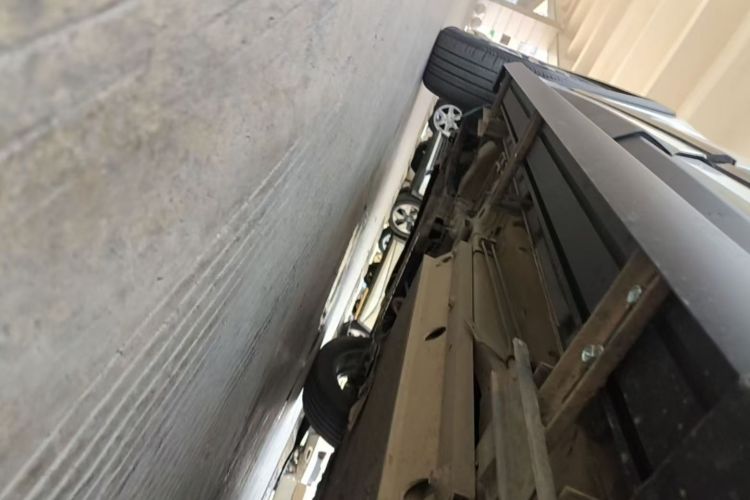 Used EXEED Zhuifeng C-DM 2022 1.5 TCI-DHT 105 km "Chengfeng Qi" Edition Left Side Sill