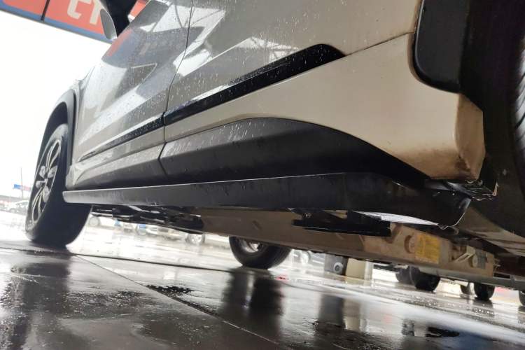 Used EXEED Zhuifeng C-DM 2022 1.5 TCI-DHT 105 km "Chengfeng Qi" Edition Left Side Sill