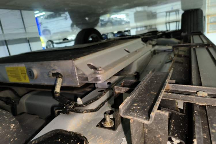 Used EXEED Zhuifeng C-DM 2022 1.5 TCI-DHT 105 km "Chengfeng Qi" Edition Left Side Sill
