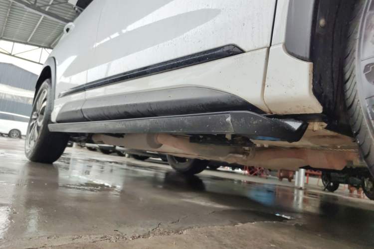 Used EXEED Zhuifeng C-DM 2022 1.5 TCI-DHT 105 km "Chengfeng Qi" Edition Right Side Sill