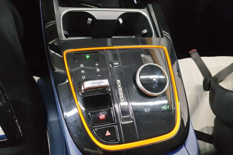 Used EXEED Zhuifeng C-DM 2023 1.5 TCI-DHT 80KM "Chengfengqi" Edition Gear Lever