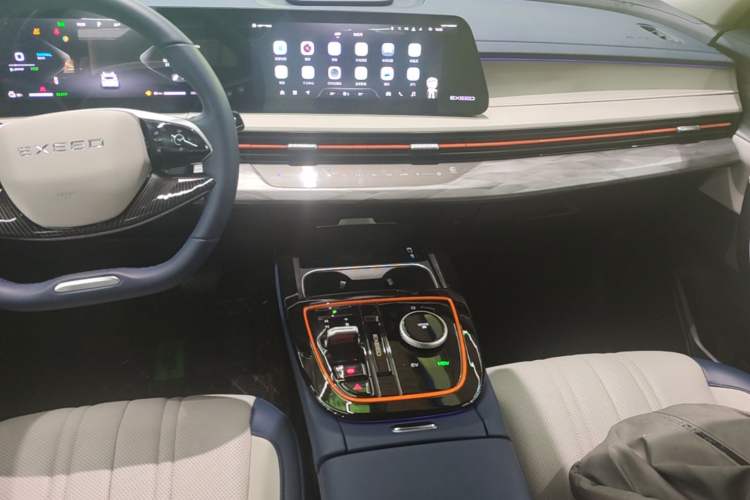 Used EXEED Zhuifeng C-DM 2023 1.5 TCI-DHT 80KM "Chengfengqi" Edition Audio And AC Panel