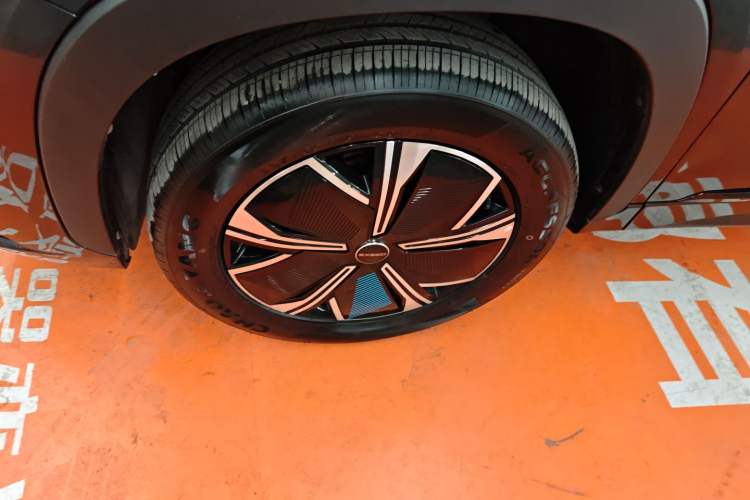 Used EXEED Zhuifeng C-DM 2023 1.5 TCI-DHT 80KM "Chengfengqi" Edition Left Front Wheel Hub