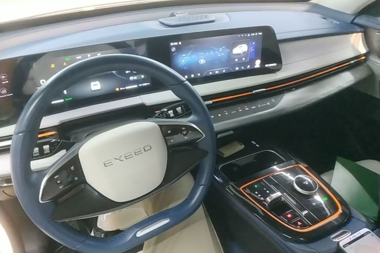 Used EXEED Zhuifeng C-DM 2023 1.5 TCI-DHT 80KM Yu Feng Xing Edition Center Console