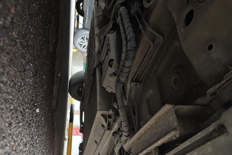 Used EXEED Zhuifeng C-DM 2023 1.5 TCI-DHT 80KM "Chengfengqi" Edition Chassis Front Left
