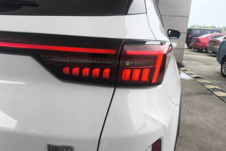 Used EXEED Zhuifeng C-DM 2023 1.5 TCI-DHT 80KM "Chengfengqi" Edition Exterior 6