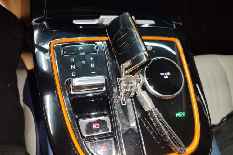 Used EXEED Zhuifeng C-DM 2023 1.5 TCI-DHT 80KM "Chengfengqi" Edition Gear Lever