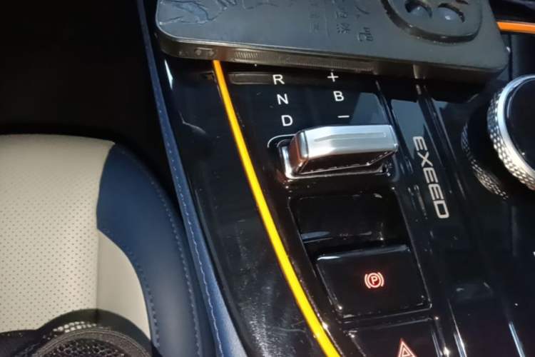 Used EXEED Zhuifeng C-DM 2023 1.5 TCI-DHT 80KM "Chengfengqi" Edition Gear Lever
