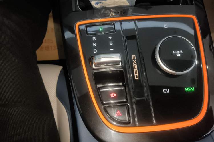 Used EXEED Zhuifeng C-DM 2023 1.5 TCI-DHT 80KM "Chengfengqi" Edition Gear Lever