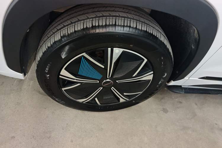 Used EXEED Zhuifeng C-DM 2023 1.5 TCI-DHT 80KM "Chengfengqi" Edition Left Front Wheel Hub