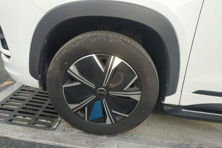 Used EXEED Zhuifeng C-DM 2023 1.5 TCI-DHT 80KM "Chengfengqi" Edition Left Front Wheel Hub