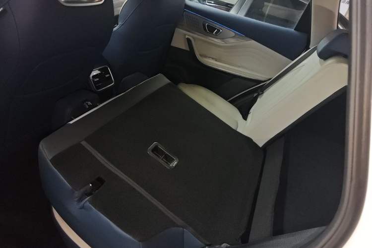 Used EXEED Zhuifeng C-DM 2023 1.5 TCI-DHT 80KM "Chengfengqi" Edition Left Rear Seat