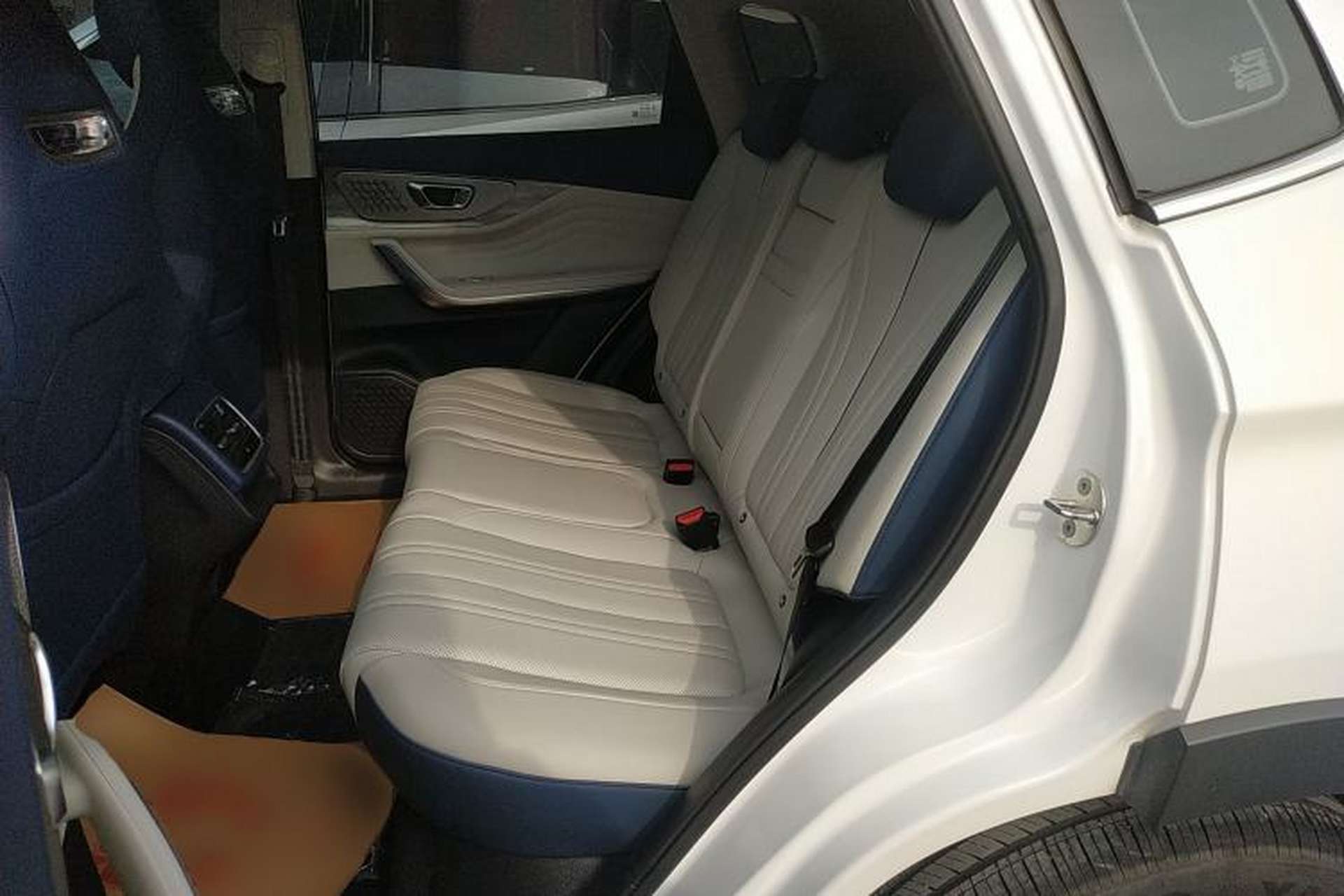 Used EXEED Zhuifeng C-DM 2023 1.5 TCI-DHT 80KM "Chengfengqi" Edition Left Rear Seat