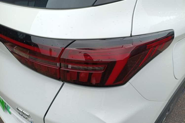 Used EXEED Zhuifeng C-DM 2023 1.5 TCI-DHT 80KM "Chengfengqi" Edition Right Rear Taillight