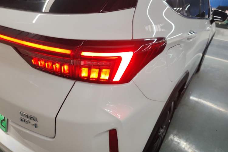 Used EXEED Zhuifeng C-DM 2023 1.5 TCI-DHT 80KM "Chengfengqi" Edition Right Rear Taillight