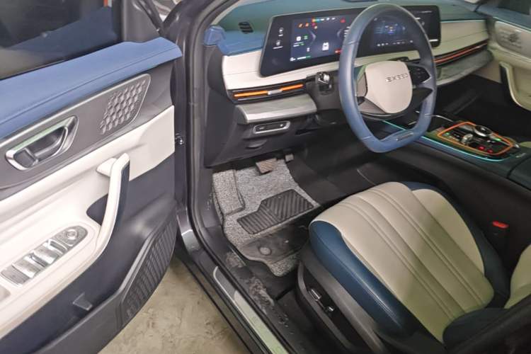 Used EXEED Zhuifeng C-DM 2024 C-DM 1.5 TCI 105KM Land Cruiser Edition Driver Seat