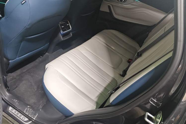 Used EXEED Zhuifeng C-DM 2024 C-DM 1.5 TCI 105KM Land Cruiser Edition Left Rear Seat