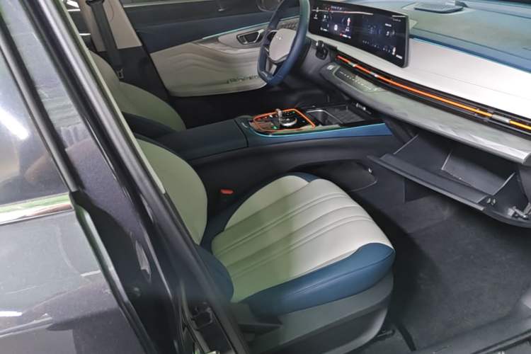Used EXEED Zhuifeng C-DM 2024 C-DM 1.5 TCI 105KM Land Cruiser Edition Right Front Seat