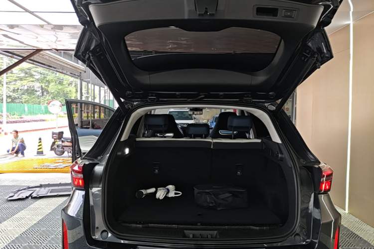 Used EXEED Zhuifeng C-DM 2024 C-DM 1.5 TCI 105KM Land Cruiser Edition Trunk