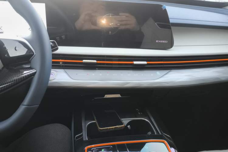 Used EXEED Zhuifeng C-DM 2024 C-DM 1.5TCI 105KM Enjoyment Edition Audio And AC Panel