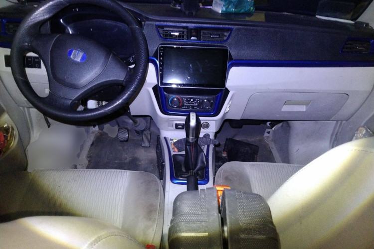 Used Farizon E5 2019 E5L Pure Electric Van with Guoxuan 39.9 kWh Center Console