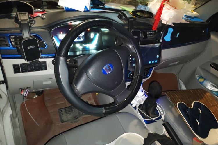 Used Farizon E5 2019 E5L Pure Electric Van with Guoxuan 39.9 kWh Center Console