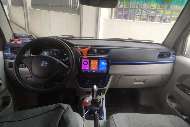 Used Farizon E5 2019 E5L Pure Electric Van with 41.86 kWh from Ningde Center Console
