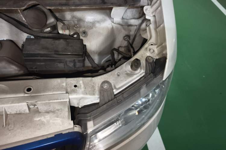 Used Farizon E5 2019 E5L Pure Electric Van with Guoxuan 39.9 kWh Engine Bay Left