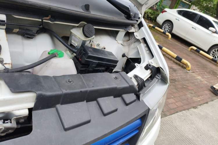 Used Farizon E5 2019 E5L Pure Electric Van with Guoxuan 39.9 kWh Engine Bay Left
