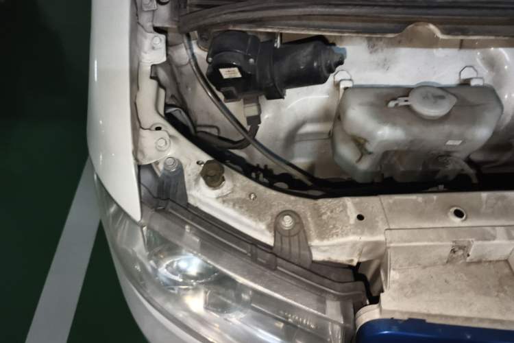 Used Farizon E5 2019 E5L Pure Electric Van with Guoxuan 39.9 kWh Engine Bay Right