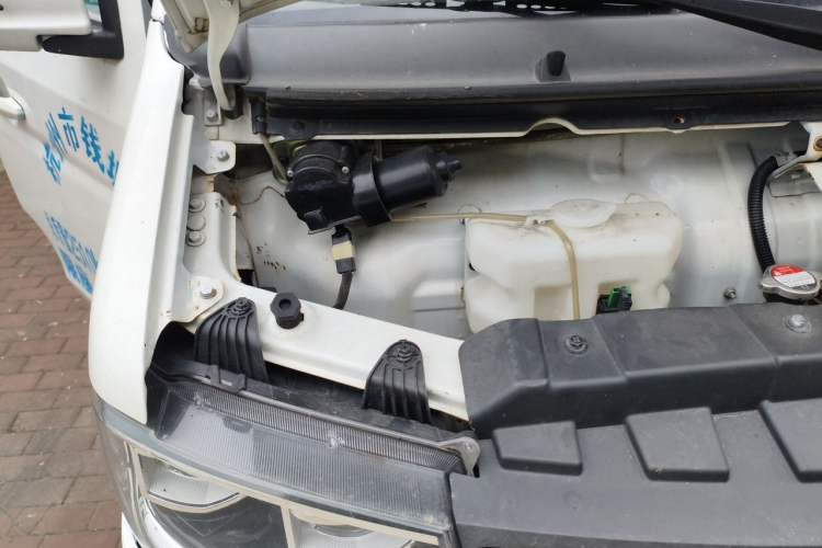 Used Farizon E5 2019 E5L Pure Electric Van with Guoxuan 39.9 kWh Engine Bay Right