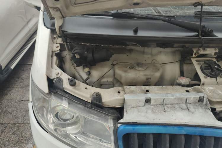 Used Farizon E5 2019 Closed-Body Cargo Van Engine Bay Right