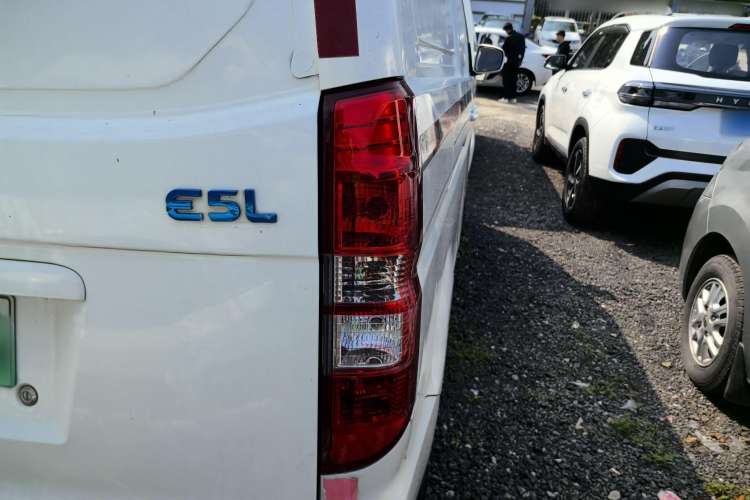 Used Farizon E5 2019 E5L Pure Electric Van with Guoxuan 39.9 kWh Exterior 4